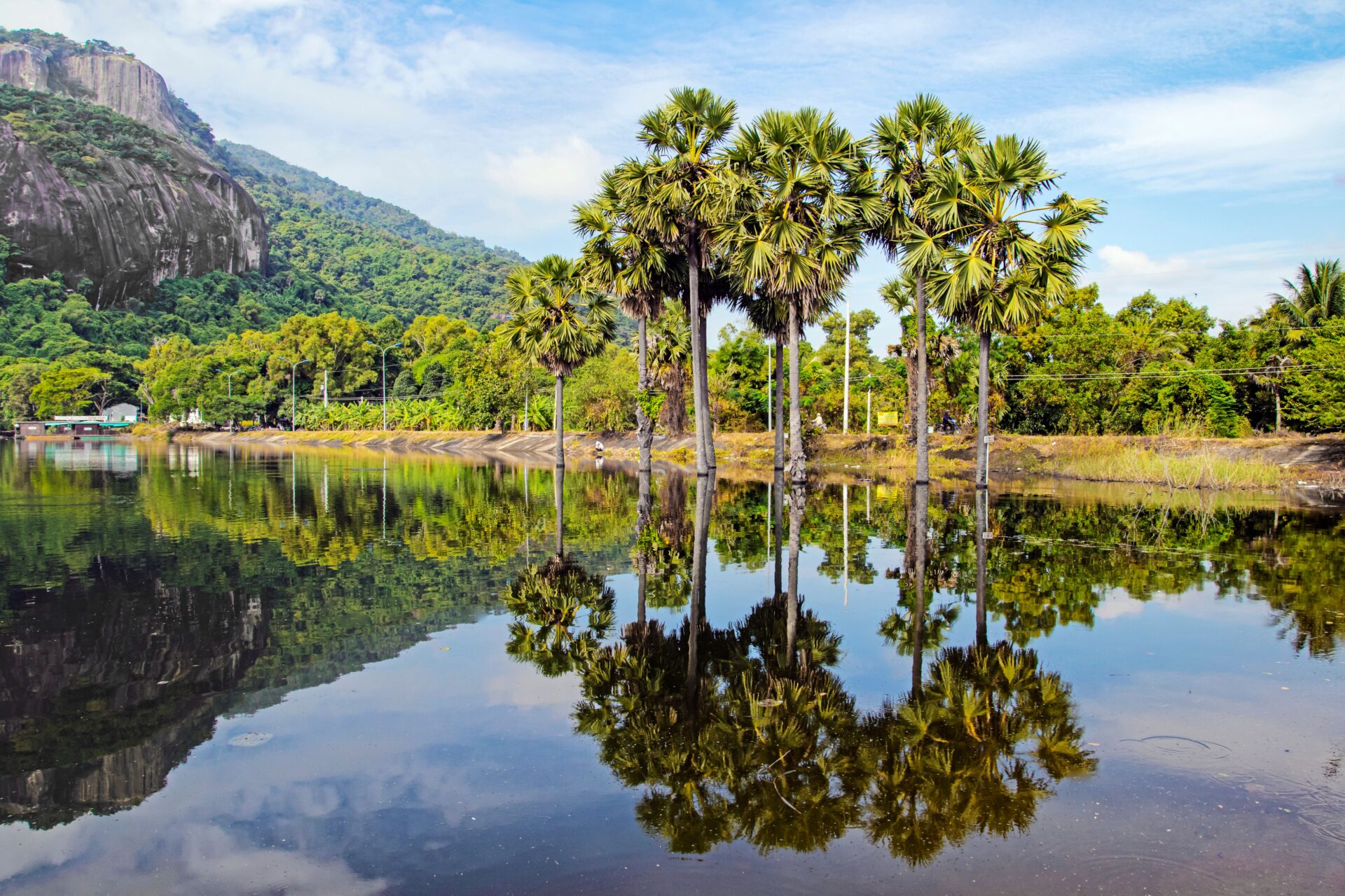 7 Days in Cambodia - Angkor, Phnom Penh, and the River at Kampot
