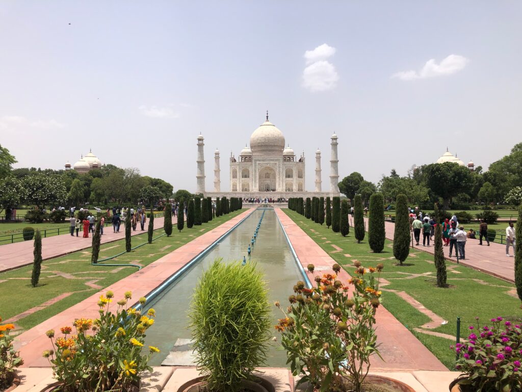 The 6am Principle: Photographing the Taj Mahal in Agra Without 10,000 People