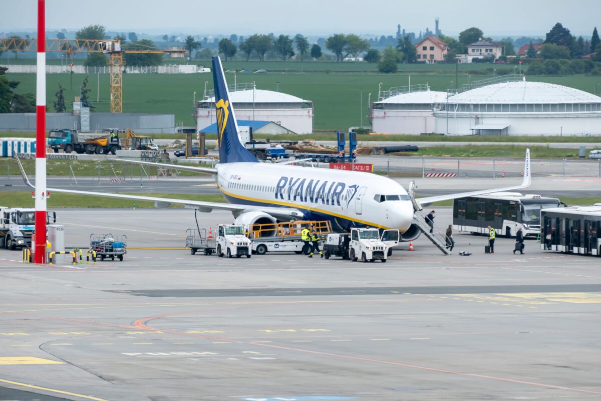 London Stansted (STN) Night Arrival Guide: Midnight Trains to Liverpool Street & Last-Minute Hotels