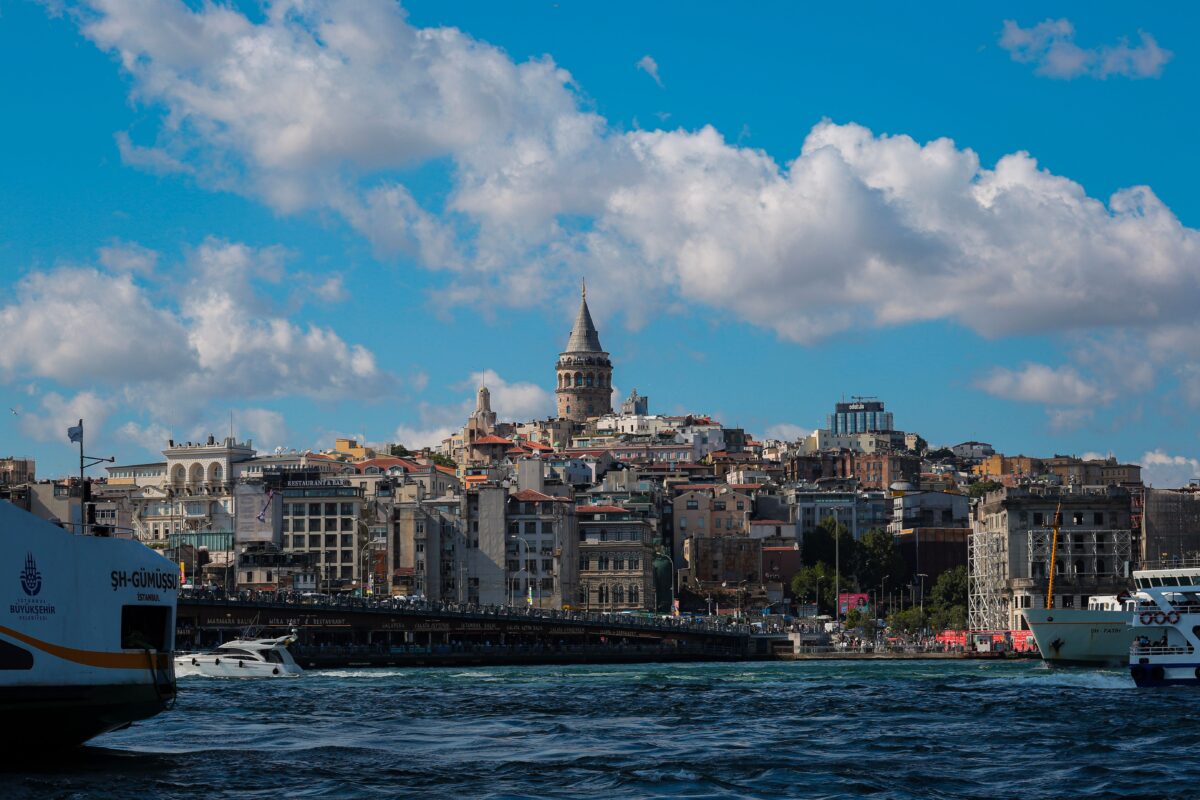 Istanbul (IST) 7-Hour Layover: How to See Hagia Sophia & Eat Kebabs Without Missing Your Flight