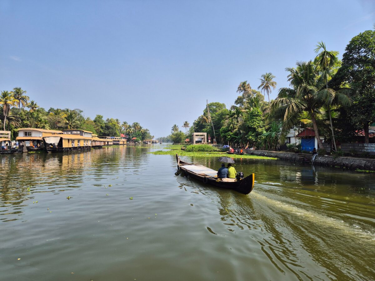 What £15/Day Gets You in India: Kerala Backwater Homestays, Thalis & Regional Trains