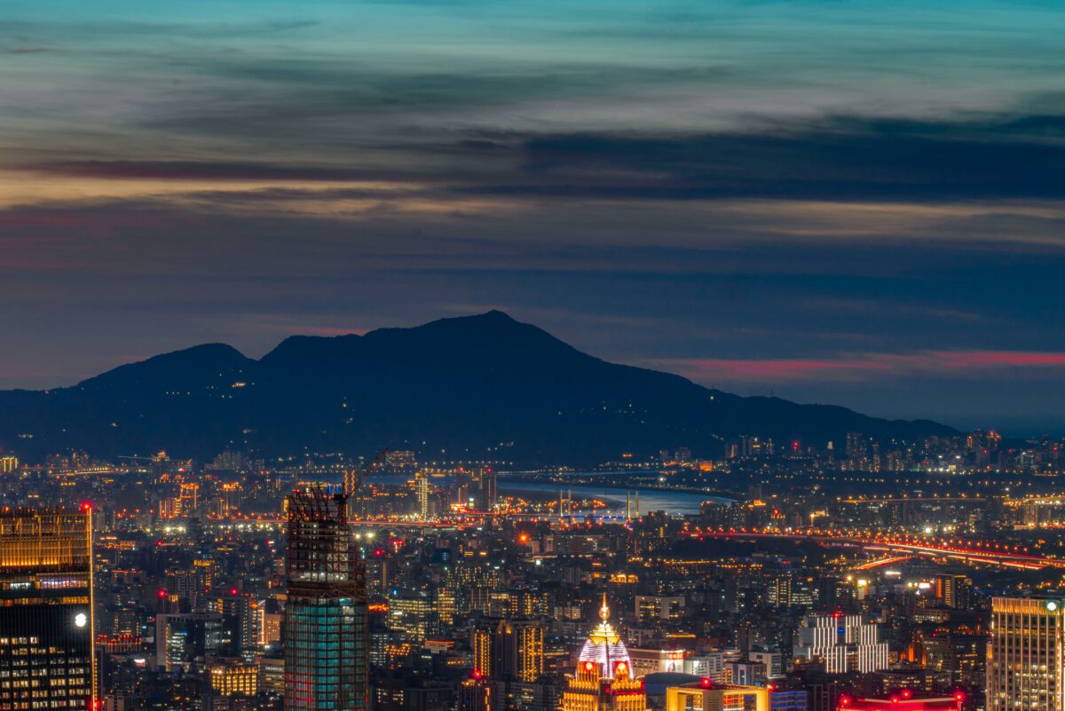 Swap Tokyo for Taipei: Night Markets, Taroko Gorge & High-Speed Rail at 40% Less